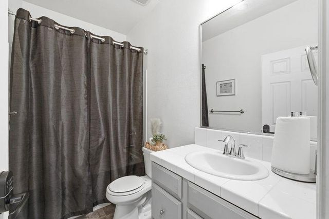 1799 Florence Avenue, Dinuba, CA 93618