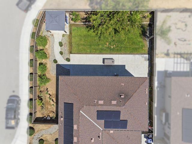 1799 Florence Avenue, Dinuba, CA 93618