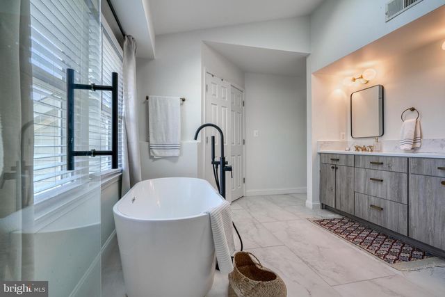 14235 MASTERPIECE LN, North Potomac, MD 20878