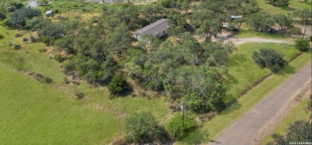 200 LOLITA DR, Lytle, TX 78052