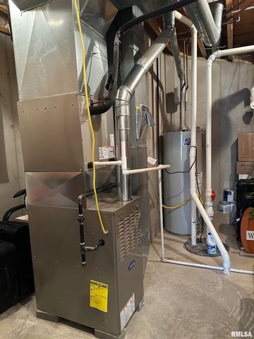 313 BOULDER CREEK, Chatham, IL 61629