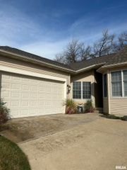 313 BOULDER CREEK, Chatham, IL 61629