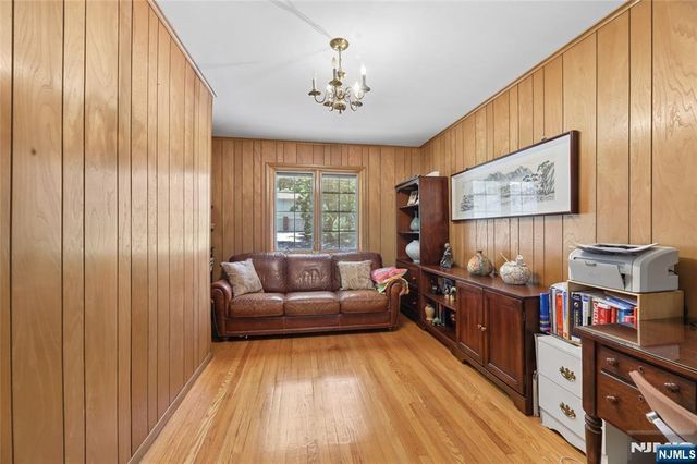 12 Beverly Road, Englewood Cliffs, NJ 07632