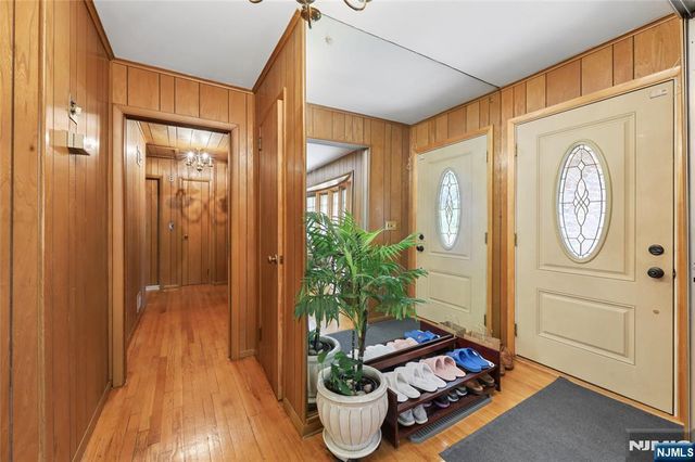 12 Beverly Road, Englewood Cliffs, NJ 07632