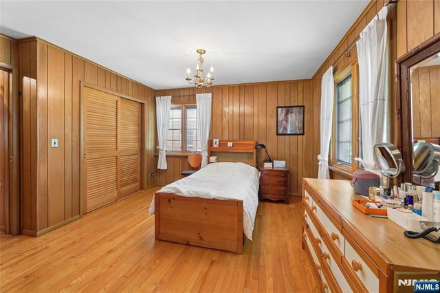 12 Beverly Road, Englewood Cliffs, NJ 07632