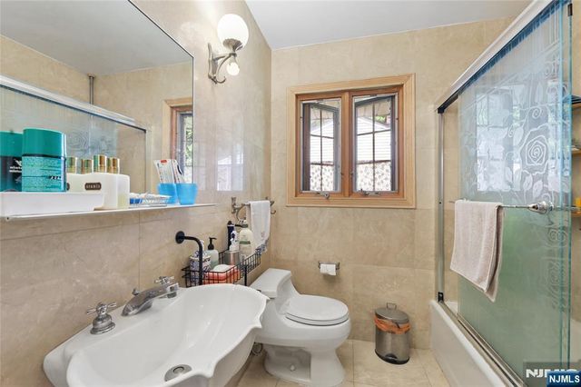 12 Beverly Road, Englewood Cliffs, NJ 07632
