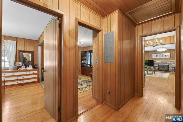 12 Beverly Road, Englewood Cliffs, NJ 07632