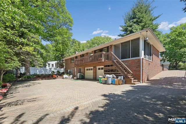12 Beverly Road, Englewood Cliffs, NJ 07632