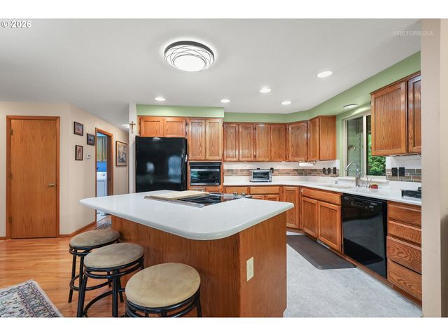 903 Ne 3RD Ave, Hillsboro, OR 97124