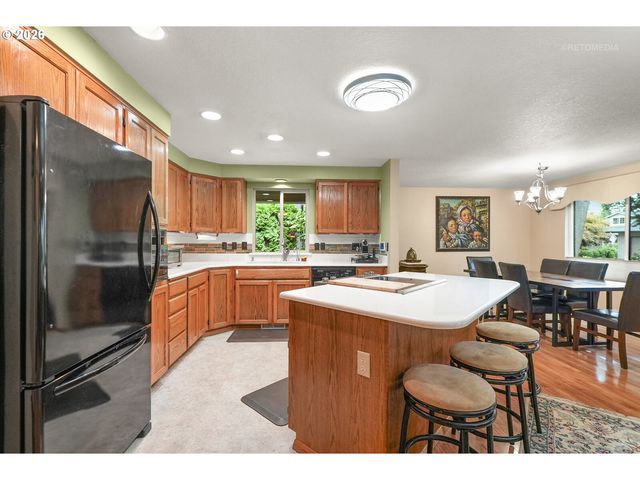903 Ne 3RD Ave, Hillsboro, OR 97124