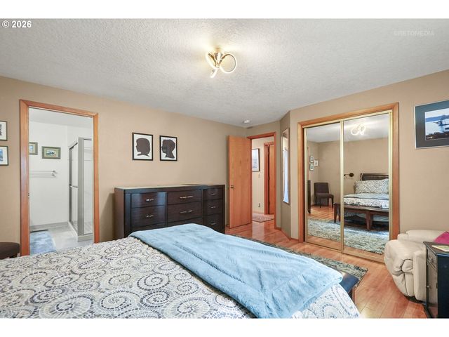 903 Ne 3RD Ave, Hillsboro, OR 97124