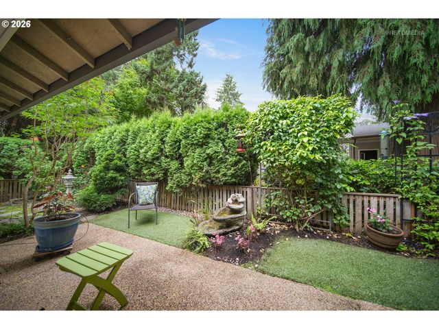 903 Ne 3RD Ave, Hillsboro, OR 97124