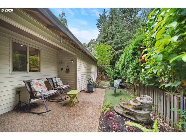 903 Ne 3RD Ave, Hillsboro, OR 97124