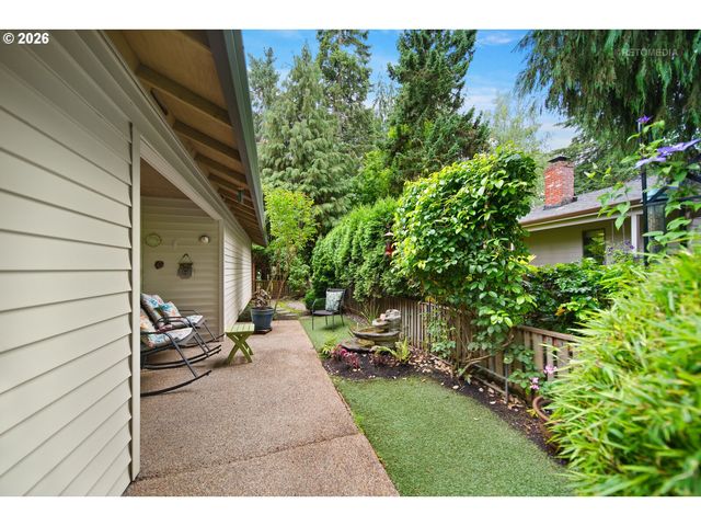 903 Ne 3RD Ave, Hillsboro, OR 97124