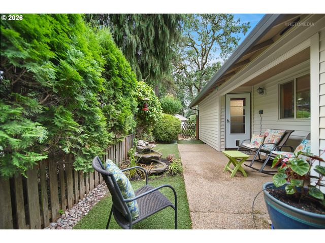 903 Ne 3RD Ave, Hillsboro, OR 97124