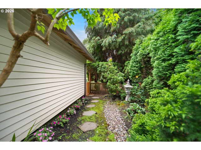 903 Ne 3RD Ave, Hillsboro, OR 97124