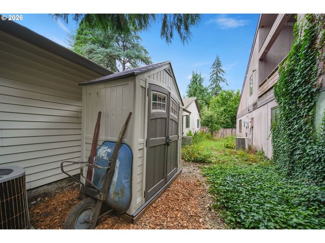 903 Ne 3RD Ave, Hillsboro, OR 97124
