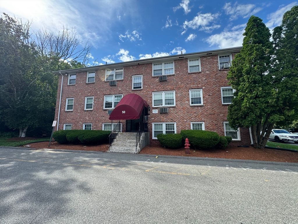 50 Danbury Dr 19, Methuen, MA 01844