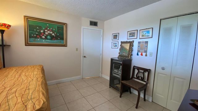 6051 NW 61st Avenue 211, Tamarac, FL 33319
