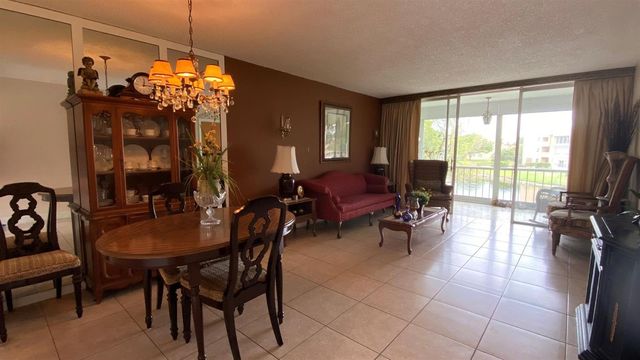 6051 NW 61st Avenue 211, Tamarac, FL 33319