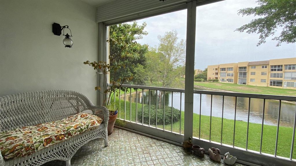 6051 NW 61st Avenue 211, Tamarac, FL 33319