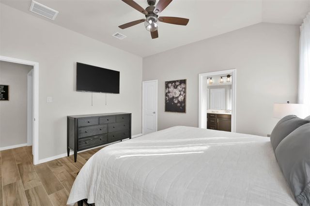 9466 E Woodmark, Conroe, TX 77304