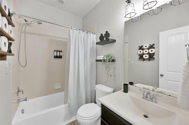 9466 E Woodmark, Conroe, TX 77304