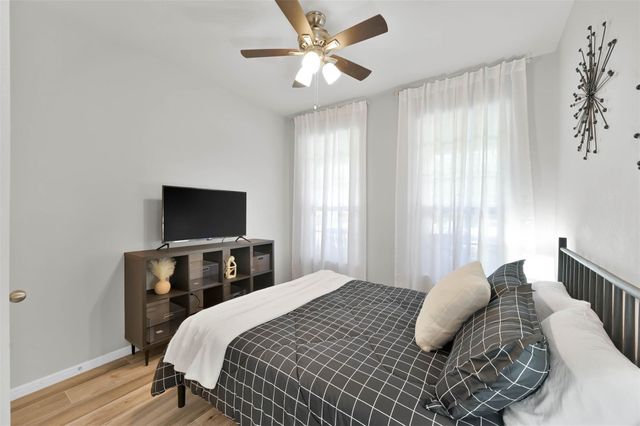 9466 E Woodmark, Conroe, TX 77304