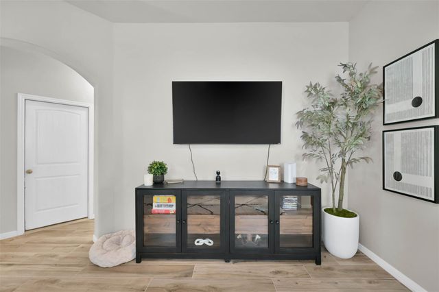 9466 E Woodmark, Conroe, TX 77304