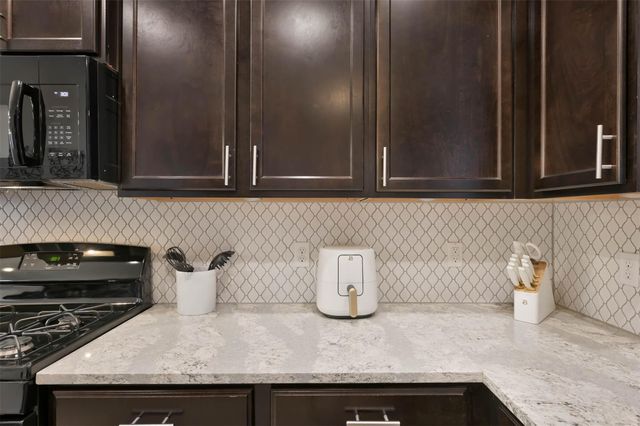 9466 E Woodmark, Conroe, TX 77304