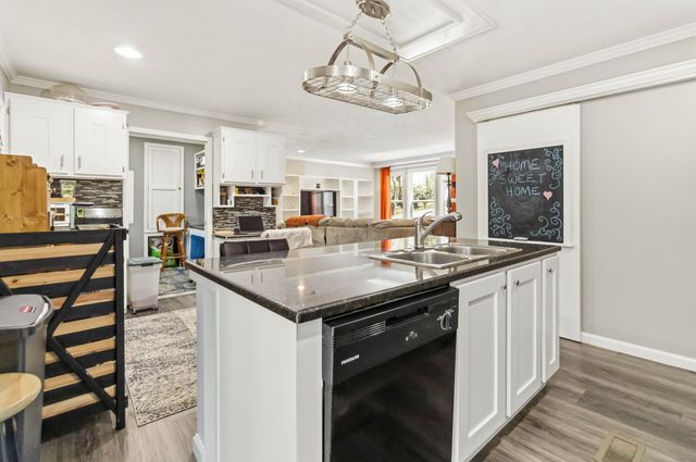 3163 White Oak Road, London, KY 40741