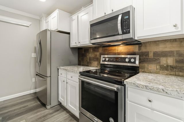3163 White Oak Road, London, KY 40741
