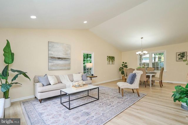 9718 LOCH LINDEN CT, Fairfax, VA 22032
