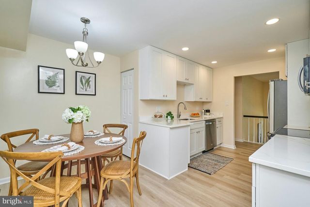 9718 LOCH LINDEN CT, Fairfax, VA 22032