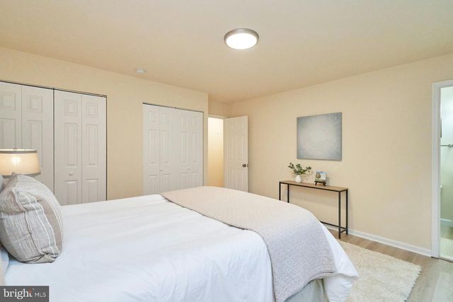 9718 LOCH LINDEN CT, Fairfax, VA 22032