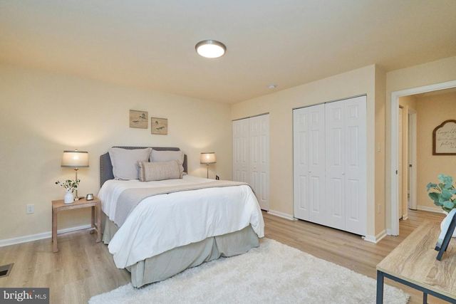 9718 LOCH LINDEN CT, Fairfax, VA 22032