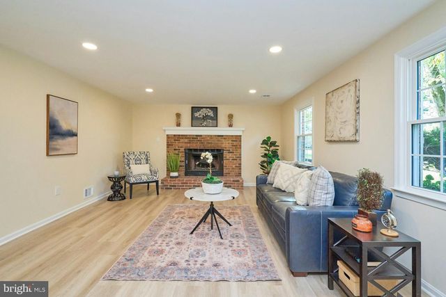 9718 LOCH LINDEN CT, Fairfax, VA 22032