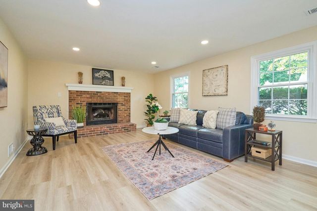 9718 LOCH LINDEN CT, Fairfax, VA 22032