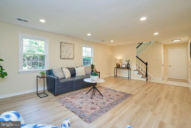 9718 LOCH LINDEN CT, Fairfax, VA 22032