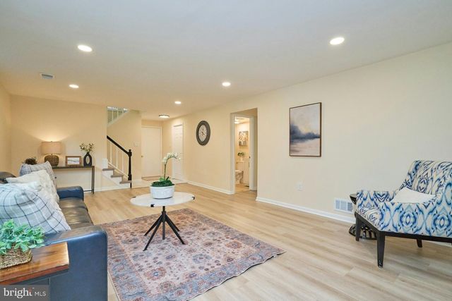 9718 LOCH LINDEN CT, Fairfax, VA 22032