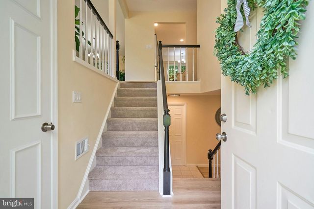 9718 LOCH LINDEN CT, Fairfax, VA 22032
