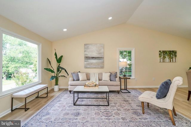 9718 LOCH LINDEN CT, Fairfax, VA 22032