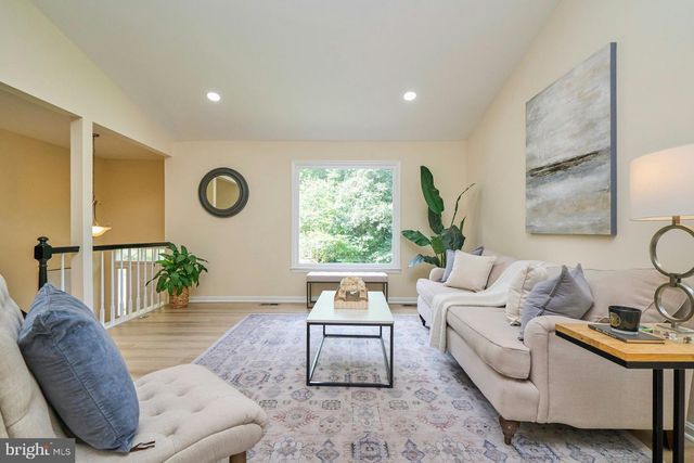 9718 LOCH LINDEN CT, Fairfax, VA 22032