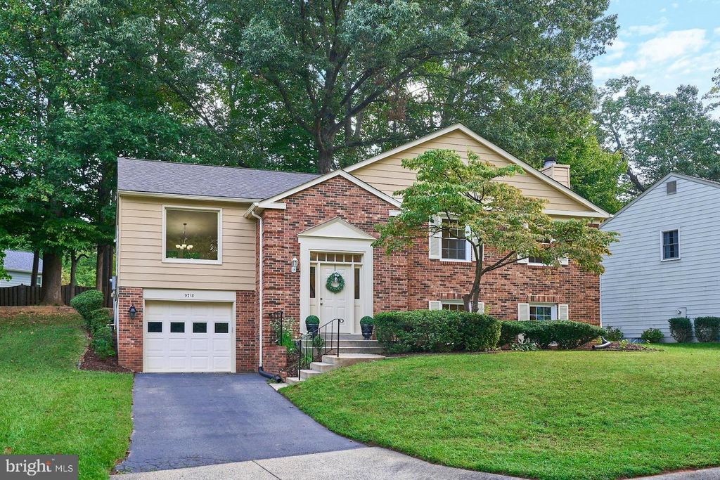 9718 LOCH LINDEN CT, Fairfax, VA 22032