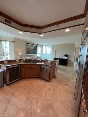 285 Grande WAY 701, Naples, FL 34110