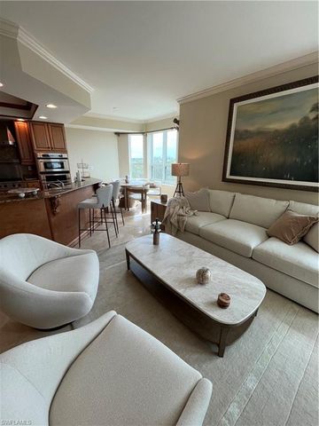 285 Grande WAY 701, Naples, FL 34110