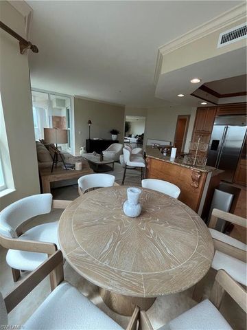 285 Grande WAY 701, Naples, FL 34110