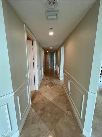 285 Grande WAY 701, Naples, FL 34110