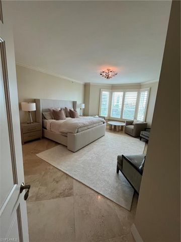 285 Grande WAY 701, Naples, FL 34110