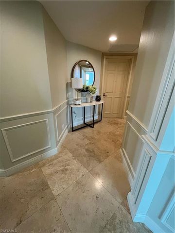 285 Grande WAY 701, Naples, FL 34110